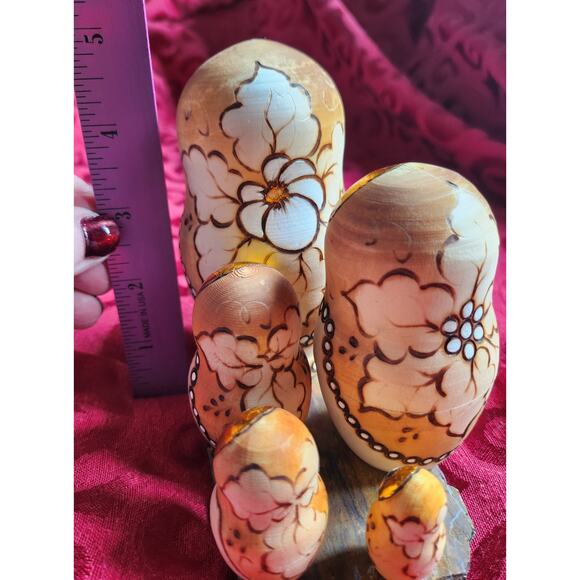 Vintage Russian Matreshka Birch Wooden Nesting Doll Hand, Set of 5 - Picture 5 of 10